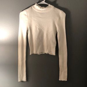 Turtle neck crop sweater